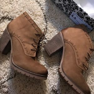 NWT lace up ankle bootie